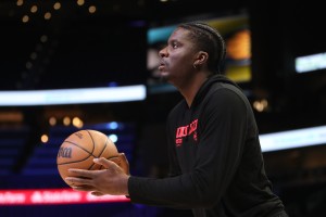 huatihui-斯通：我觉得卡佩拉想念休斯敦 他希望加入真正有机会争冠的球队