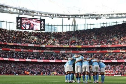 华体会-邮报：曼城与远征球迷关系愈发紧密，源自B席召开队长会议后